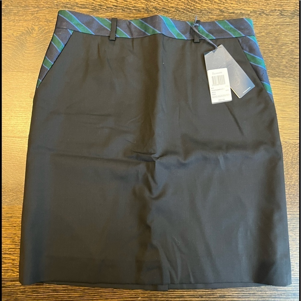 Faconnable NWT woman’s designer skirt with pockets, size 6